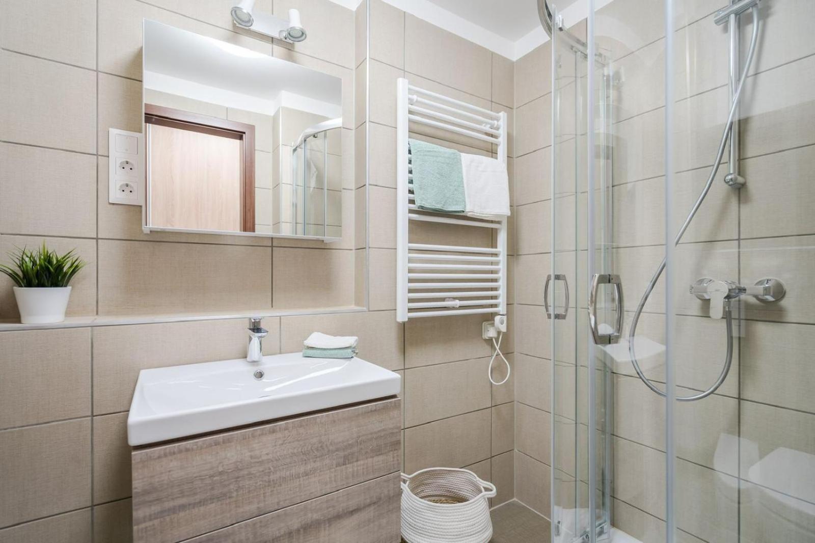 Comfort Court Apartment - Free Parking, Balcony Будапеща Екстериор снимка