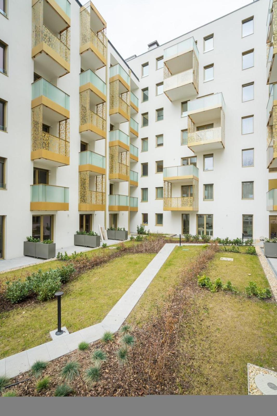 Comfort Court Apartment - Free Parking, Balcony Будапеща Екстериор снимка